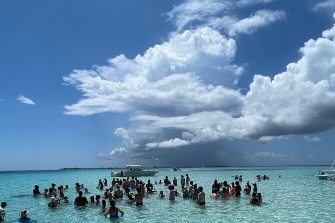 Avoid the crowd book your Private Stingraycity Charter today - Why this private Grand Cayman charter works