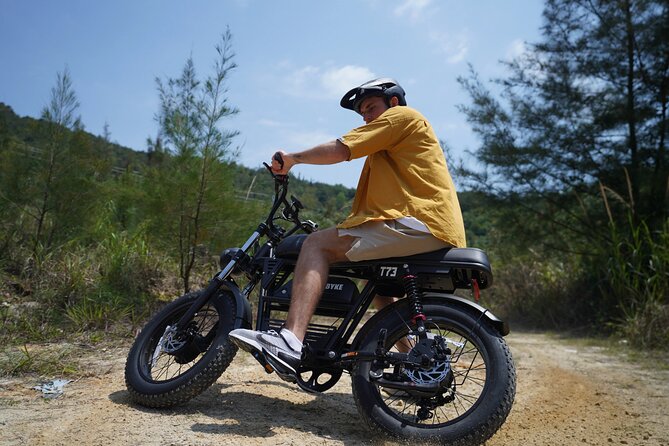 Coastal E-Bike Adventure: Full-Day Self-Guided Tour Grand Cayman - Starting with George Town’s signs and stories