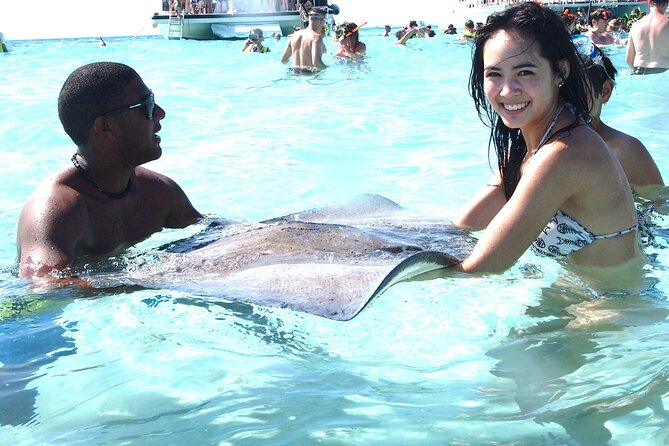 Full-Day Private Stingray City Snorkeling and Starfish Beach Tour - Two hours around Rum Point