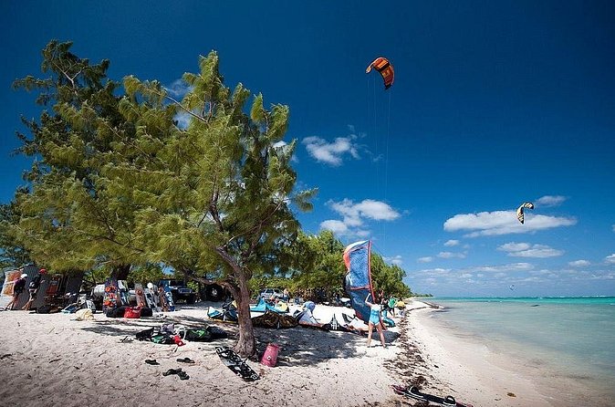 Grand Cayman Kitesurf Gear Rental - Getting fitted with the right kite
