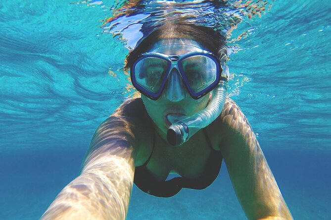 Grand Cayman Stingray City and Reef Snorkeling Combo Tour - Crew support and the feel of the outing