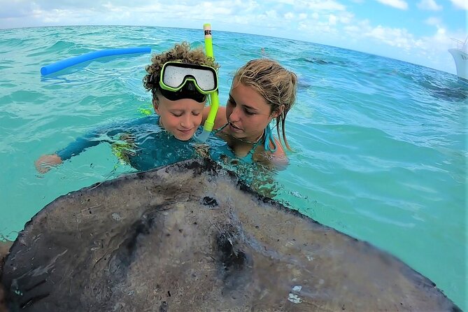 Private Charter 28ft Grady White. Stingrays, Snorkeling, Starfish - Why this private Grand Cayman charter works so well