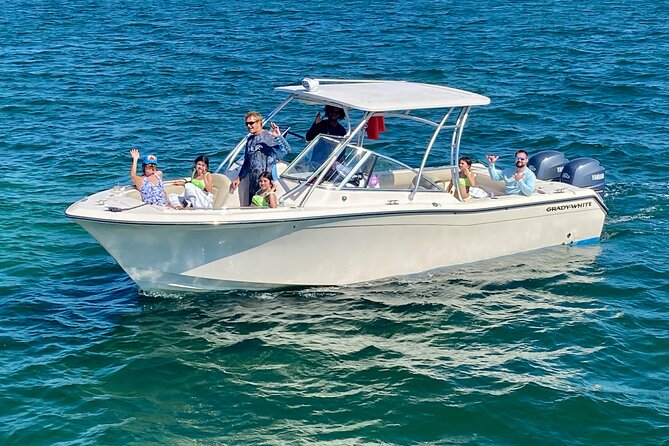 Private Charter 28ft Grady White. Stingrays, Snorkeling, Starfish - Meeting the Southern Stingrays at Stingray City