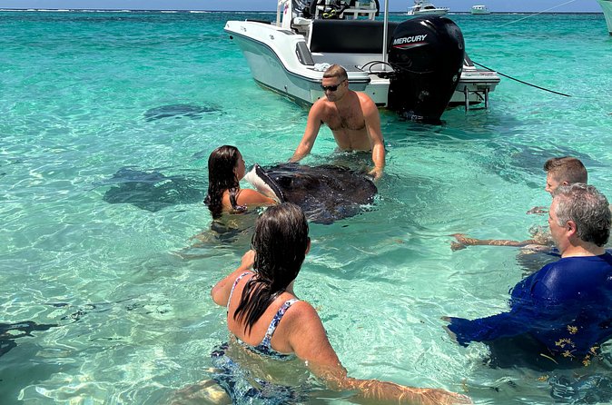 Private Charter for Stingray city - What the $600 group price really buys