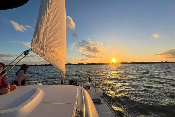Private Luxury Catamaran Tour to Stingray City and Snorkel - What the $2,250 group price really means