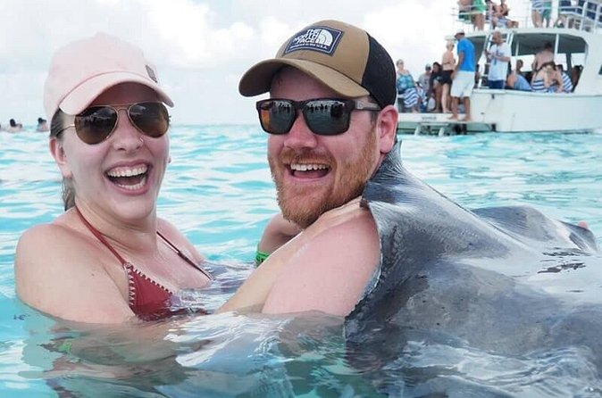 Stingray City and Coral Gardens - Guides, boats, and the human side of the tour