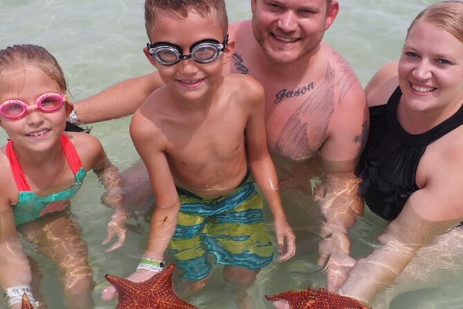 Stingray City and Coral Gardens - The 90-minute sandbar visit