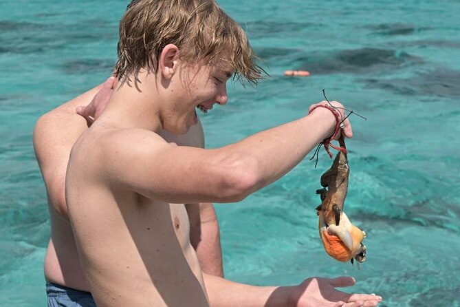 Stingray City and Snorkel Tour With Lunch - Crew service and boat comfort