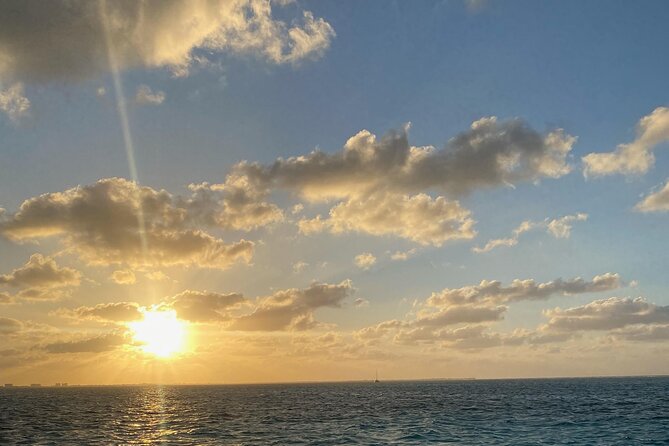 Stingray City Catamaran Sunset Tour - The Stingray City visit is the reason to go