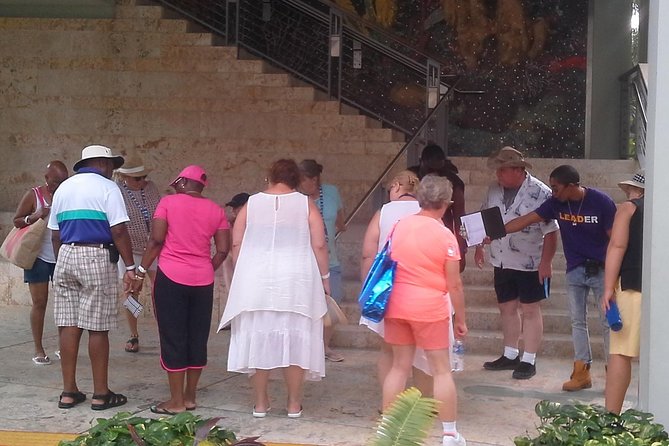 West Bay Sightseeing Tour Plus Seven Mile Beach Visit - A compact way to see Grand Cayman’s west side
